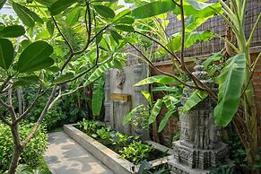 Moringa Tree Maison
