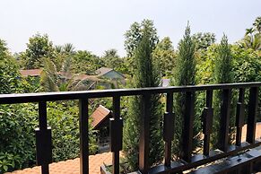 Moringa Tree Maison