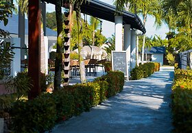 El Colibri Hotel
