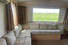 Remarkable 2-bed Holiday Home in Whitstable