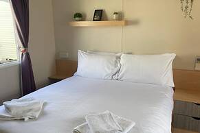 Remarkable 2-bed Holiday Home in Whitstable