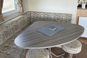 Remarkable 2-bed Holiday Home in Whitstable