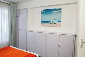 Apartment Sleeps 4, 2 Baths, Free Parking