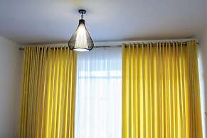Apartment Sleeps 4, 2 Baths, Free Parking