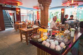 Ruby Riverside Hotel & Hostel