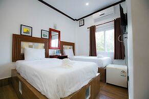 Ruby Riverside Hotel & Hostel