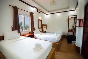Ruby Riverside Hotel & Hostel