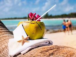 MANOLO Beach Resort