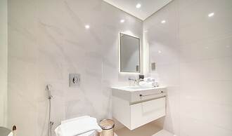 Ultimate One Bedroom with Private Beach Access
