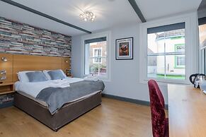 No. Twenty Hotel & Bar