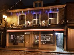 No. Twenty Hotel & Bar