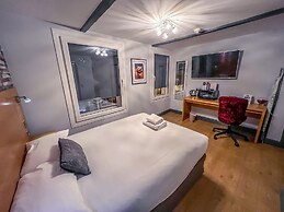 No. Twenty Hotel & Bar