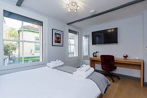 No. Twenty Hotel & Bar