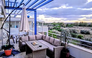 Sunny Beach Retreat for Two