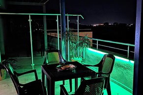 Sunny Beach Retreat for Two