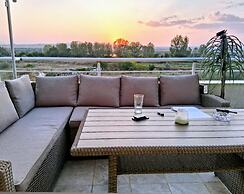 Sunny Beach Retreat for Two
