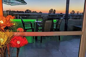 Sunny Beach Retreat for Two