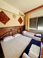 Hotel Holiday