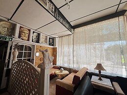 Hotel Holiday