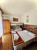 Hotel Holiday