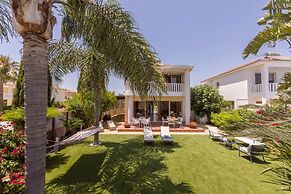 Chelidonia Larnaca Seafront Villa