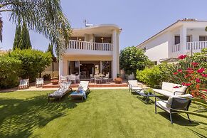 Chelidonia Larnaca Seafront Villa