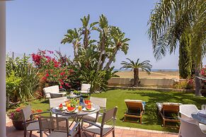 Chelidonia Larnaca Seafront Villa
