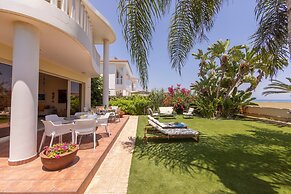 Chelidonia Larnaca Seafront Villa
