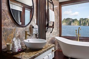 Amanda Luxury Cruise