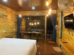 A Thia Homestay