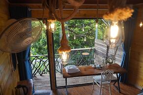 A Thia Homestay
