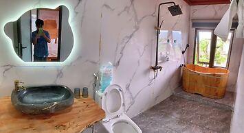 A Thia Homestay