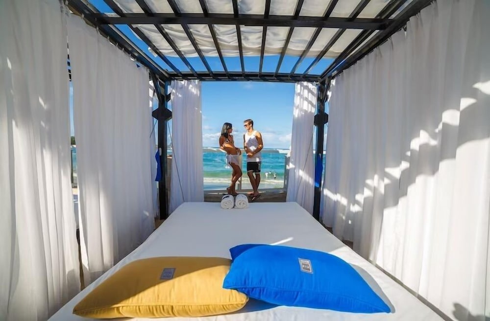Royal Suites All-Inclusive Mandatory
