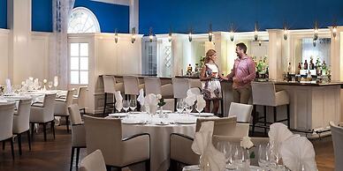 Royal Suites All-Inclusive Mandatory