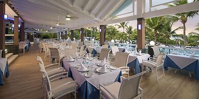Royal Suites All-Inclusive Mandatory