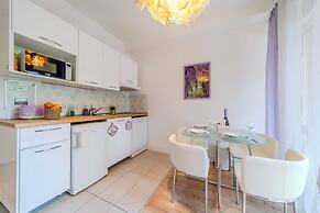 Lavanda Apartment With Terrace