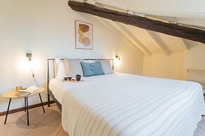 Plinio 10 in Como With 2 Bedrooms and 2 Bathrooms