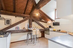 Plinio 10 in Como With 2 Bedrooms and 2 Bathrooms