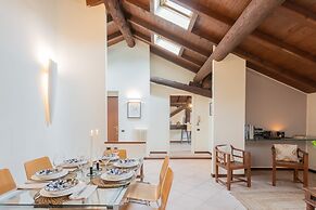 Plinio 10 in Como With 2 Bedrooms and 2 Bathrooms