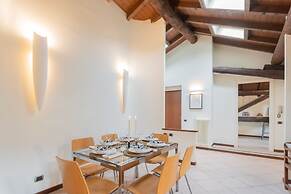 Plinio 10 in Como With 2 Bedrooms and 2 Bathrooms