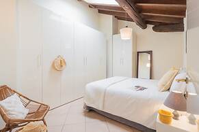 Plinio 10 in Como With 2 Bedrooms and 2 Bathrooms