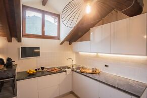 Plinio 10 in Como With 2 Bedrooms and 2 Bathrooms