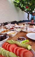 Elia Otel Urla