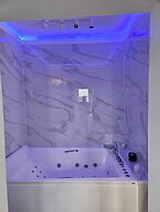 Suite With Private Jacuzzi