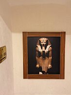 Crowne pyramids palace