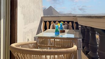 Crowne pyramids palace