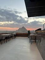 Crowne pyramids palace