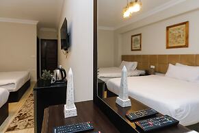 Crowne pyramids palace