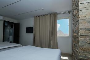 Crowne pyramids palace
