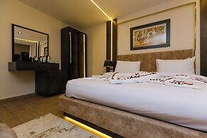 Crowne pyramids palace